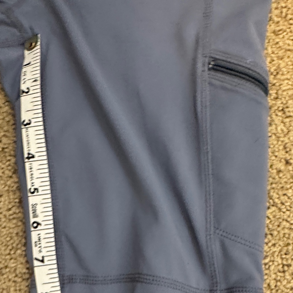 Athleta Women's gray/blue Bike Shorts Small with zipper pockets on thigh EUC - Picture 13 of 13